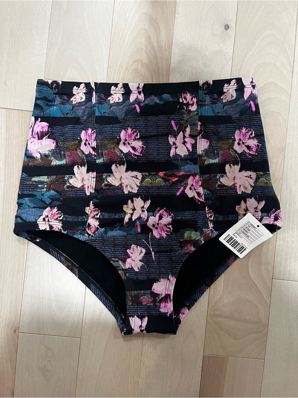 Urban Outfitters - Women's high-waisted swim bottom SMALL